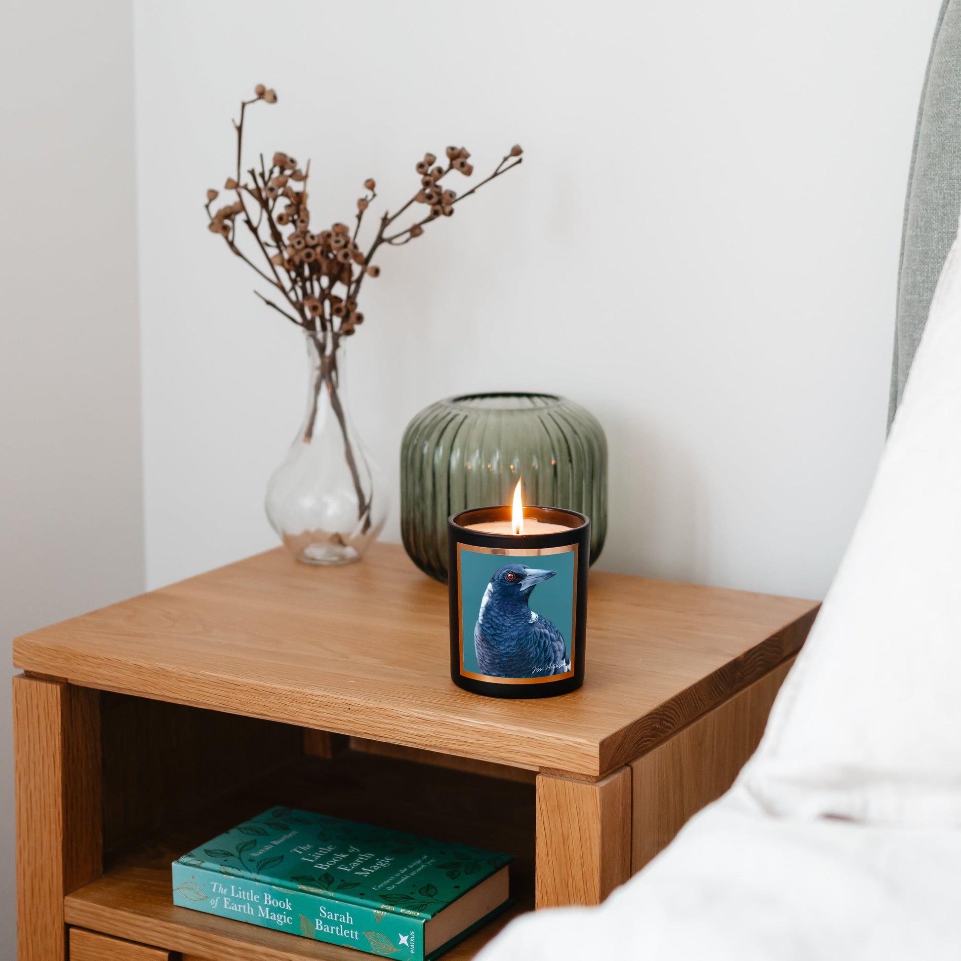 Australian artist soy candle | Patchouli Cedarwood | Magpie | 50+hrs
