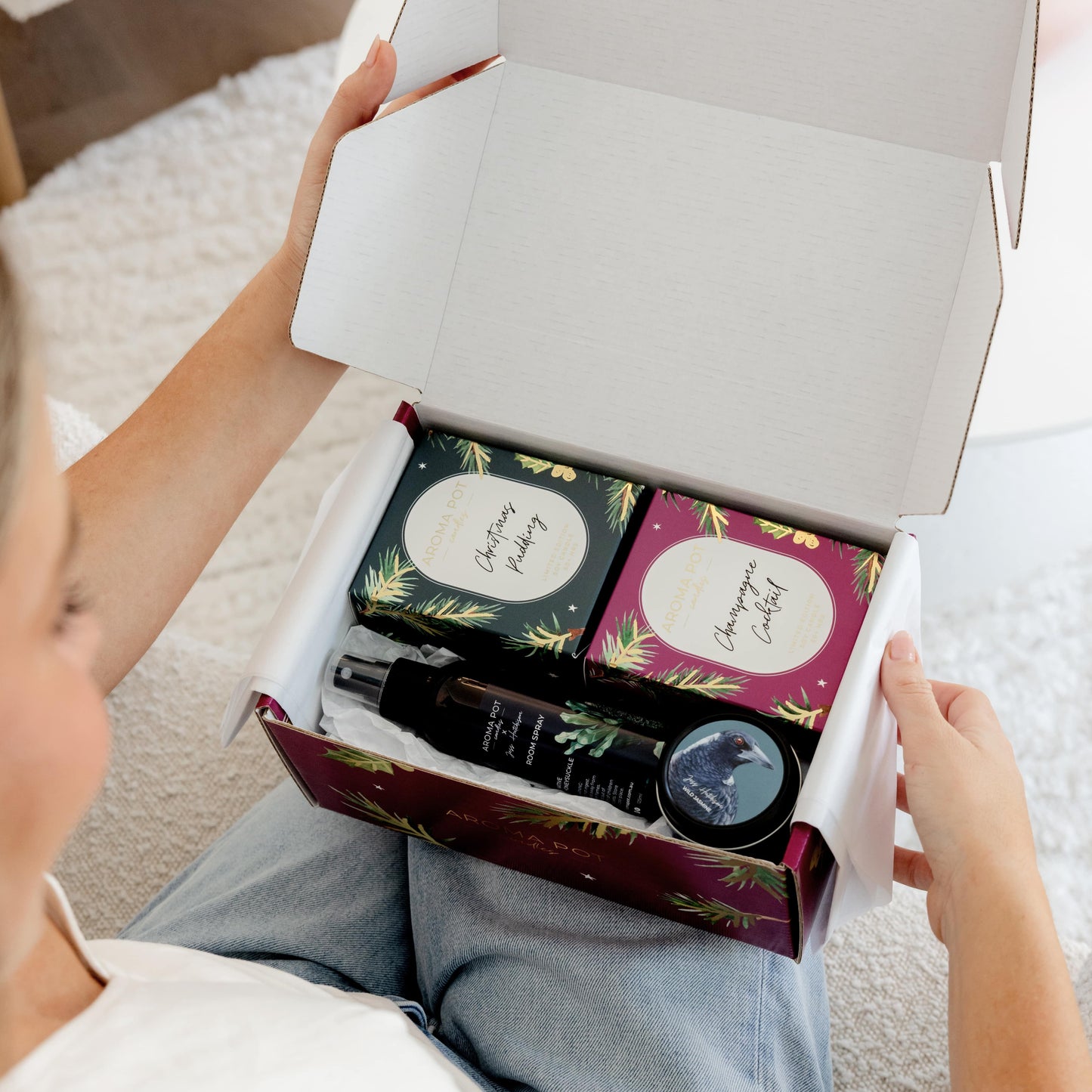 $89 Mystery Christmas candle gift pack | 115+hrs burn time | over $130 value